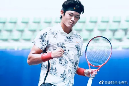 一個月內(nèi)連創(chuàng)兩項中國男子網(wǎng)球新歷史，24歲悍將崛起成最大驚喜！